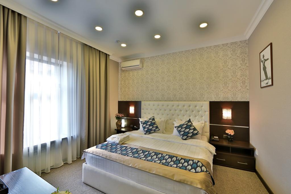 Premier Hotel Bishkek Exterior photo
