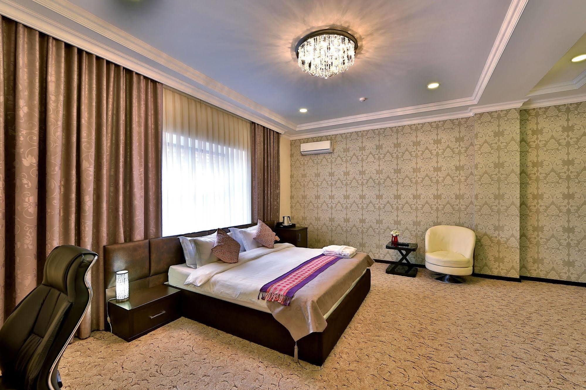 Premier Hotel Bishkek Exterior photo