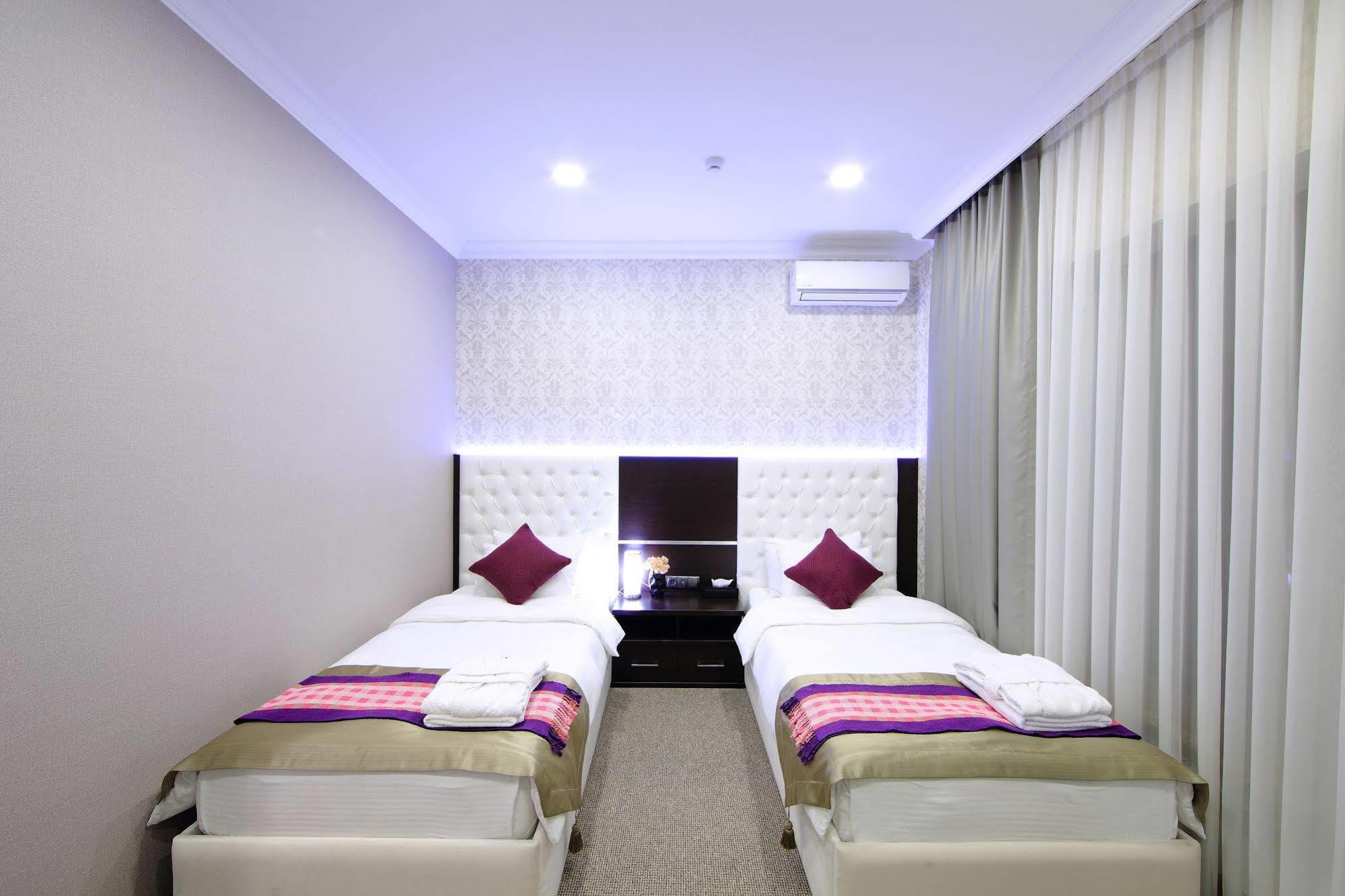 Premier Hotel Bishkek Exterior photo